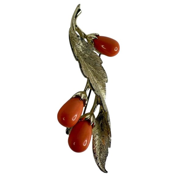 VTG 1962 Sarah Coventry Bittersweet Brooch Faux Coral Gold Tone Leaf Pin Jewelry - Picture 2 of 10